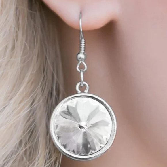 Hypnotized - Silver Necklace Set - Picture 2 of 3